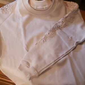 Floral Embroidered Sweatshirt